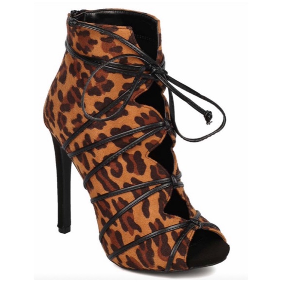 Stunning leopard peep-toe booties - Picture 1 of 3